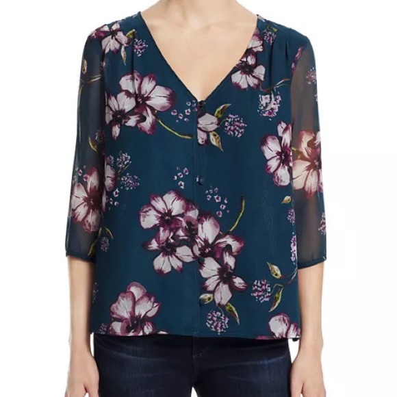 cupcakes & cashmere Tops - Cupcakes and Cashmere Tibet top